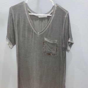Gray tee